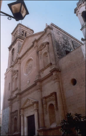 Mari e Monti Bed and breakfast - Sagrato chiesa San Giovanni Battista a Fasano